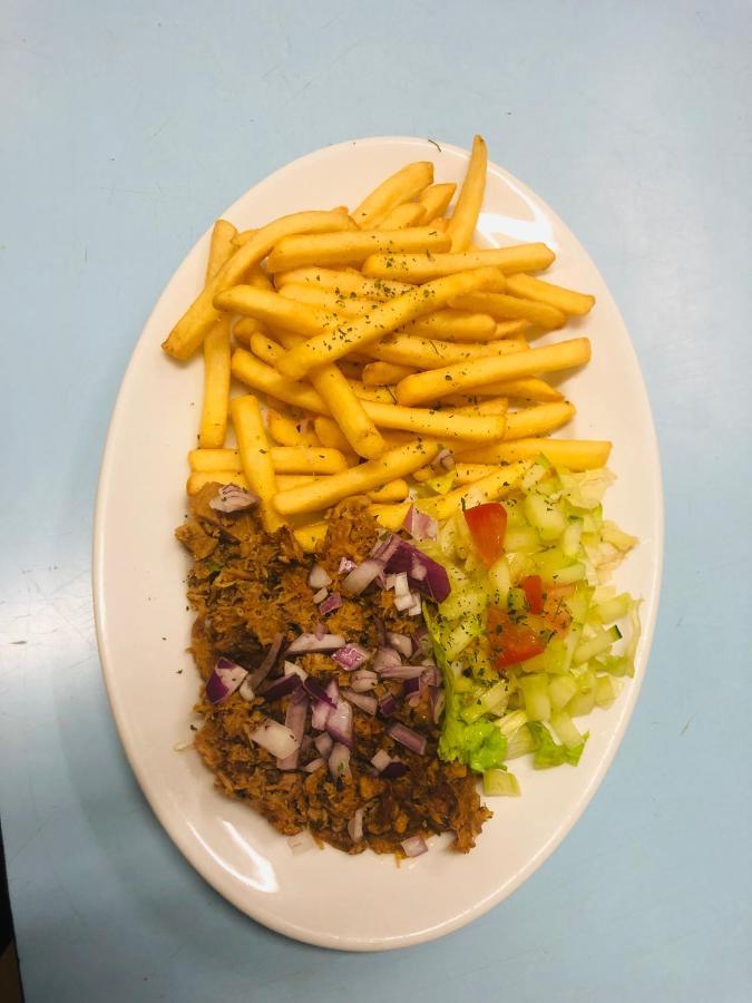 Restaurace A Penzion Maja Benecko Exteriör bild